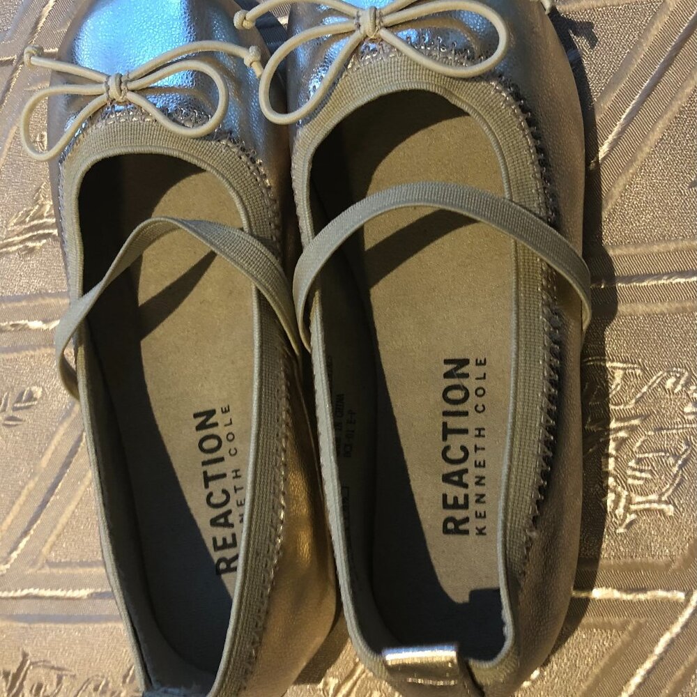 Reaction Kenneth Cole Baby Girls Gold Shoes/Flats Size US 9.5 New